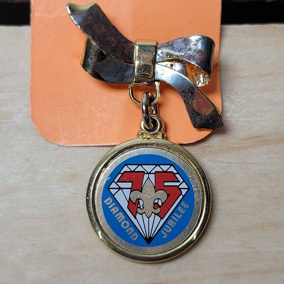 Boy Scouts Diamond Jubilee Pin 1985 - Picture 1 of 3